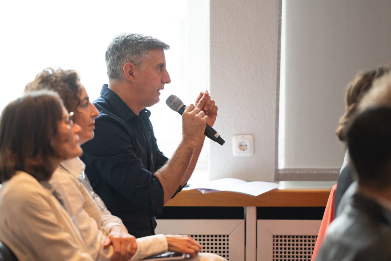 Contribution during a talk